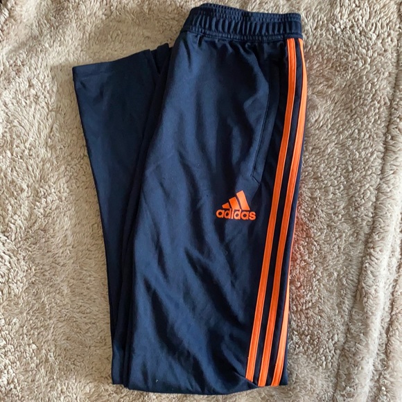 الروائي خليج مؤدب orange adidas bottoms 